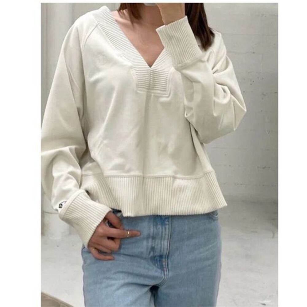 Champion Women's Rib Mix V-Neck Cropped Polo Sweater Quite Luxury Preppy L